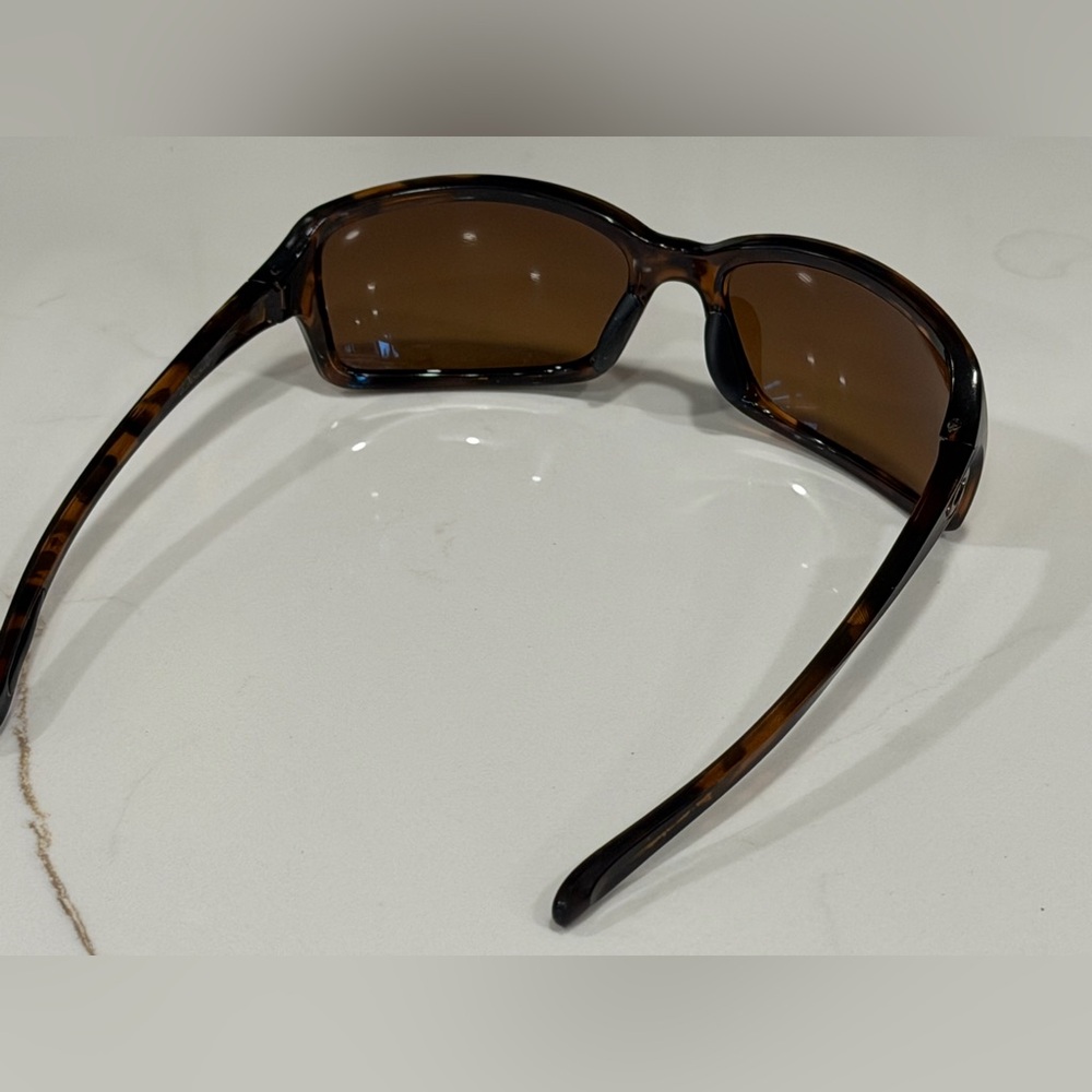 Oakley Polarized Women's Dispute Tortoiseshell Sunglasses with Original Case - Picture 5 of 8